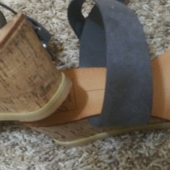 Wedge sandals - Picture 2 of 3